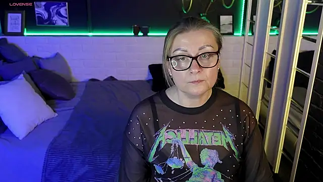 AlexandraKind online show from March 2025 04:47:02 PM