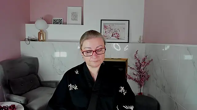 AlexandraKind online show from October 2025 01:42:02 PM