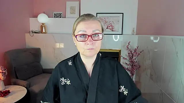 AlexandraKind online show from October 2025 01:31:02 PM