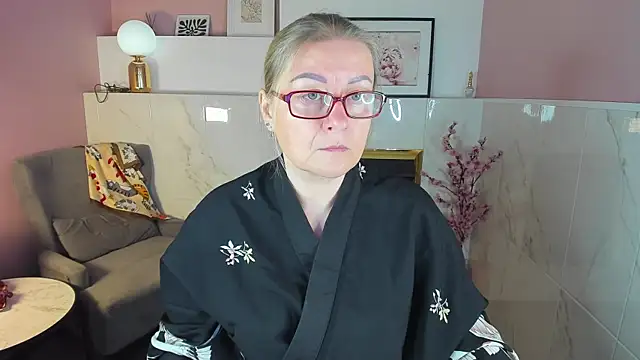 AlexandraKind online show from October 2025 01:33:02 PM