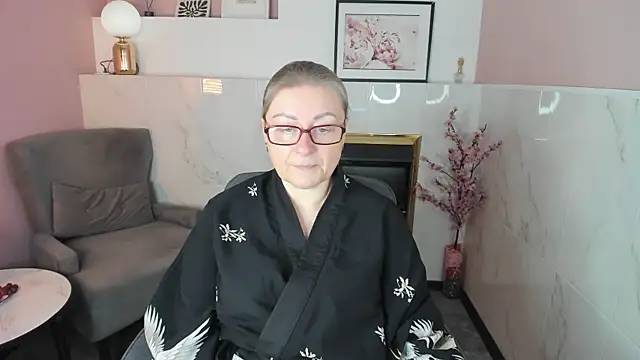 AlexandraKind online show from November 2025 01:43:01 PM