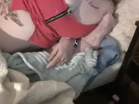 Snapshot of housewife_shantie chatting on February 2025 08:42:02 PM housewife shantie online show from February 2025 08:42:02 PM