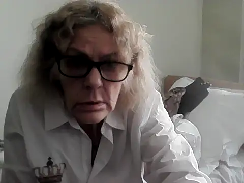 housewife shantie online show from March 2026 01:14:02 PM