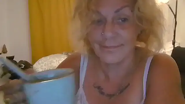 housewife shantie online show from July 2026 11:40:02 PM