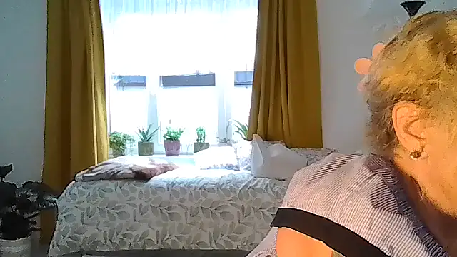housewife shantie online show from July 2026 09:45:01 AM