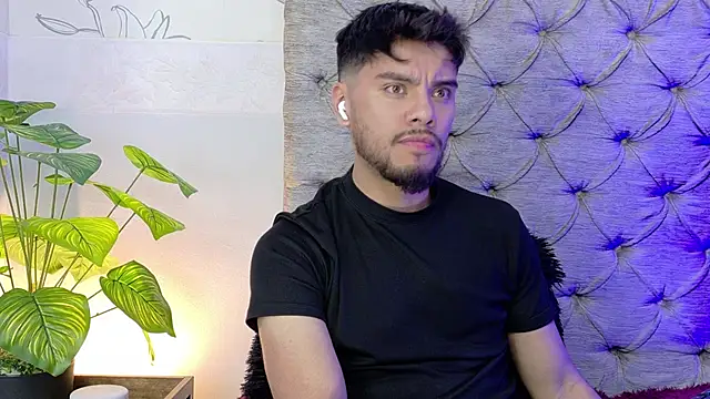 Tommidubois online show from September 2025 01:40:02 AM