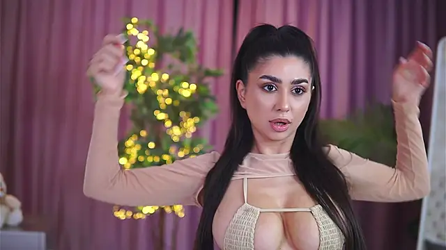 Snapshot of YemayaLuna chatting on December 2024 09:06:01 PM YemayaLuna online show from December 2024 09:06:01 PM