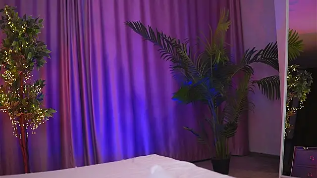 Snapshot of YemayaLuna chatting on February 2025 08:36:01 PM YemayaLuna online show from February 2025 08:36:01 PM