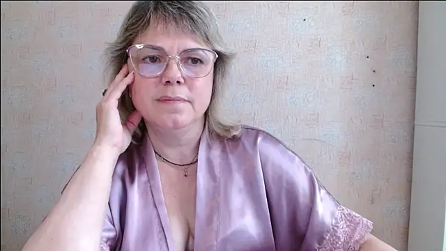 Snapshot of sweetsunset11 chatting on June 2026 03:49:02 PM sweetsunset11 online show from June 2026 03:49:02 PM