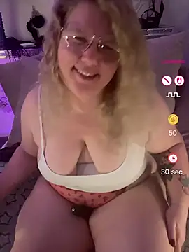 CurvyAnonymousGirl89 online show from May 2026 07:42:02 PM