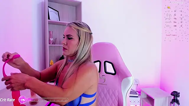 Evangeline johns online show from February 2025 07:58:02 PM