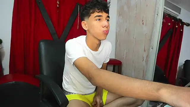 Harry LatinBoy online show from December 2024 09:37:01 PM