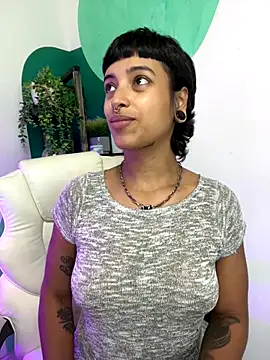 LollaByer online show from November 2025 09:05:02 PM