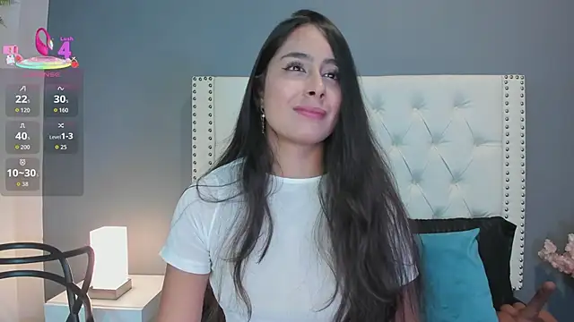 Julia Martinez  online show from September 2025 11:43:01 AM