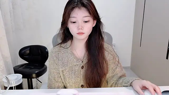 yangyang-1115 online show from November 2025 05:17:01 AM