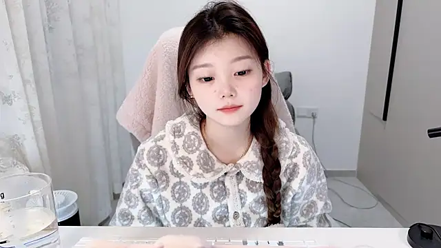 yangyang-1115 online show from November 2025 05:39:02 AM