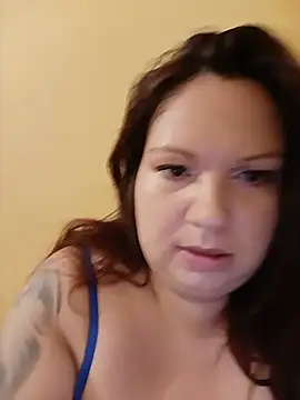 Szilvi93 online show from July 2026 05:17:01 AM