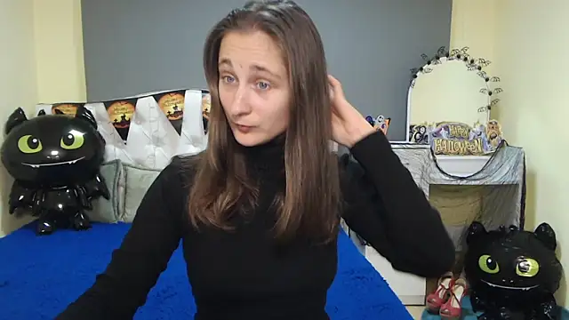 MichelLeee online show from October 2025 12:20:01 PM