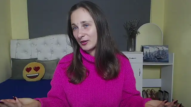 MichelLeee online show from November 2025 12:26:01 PM