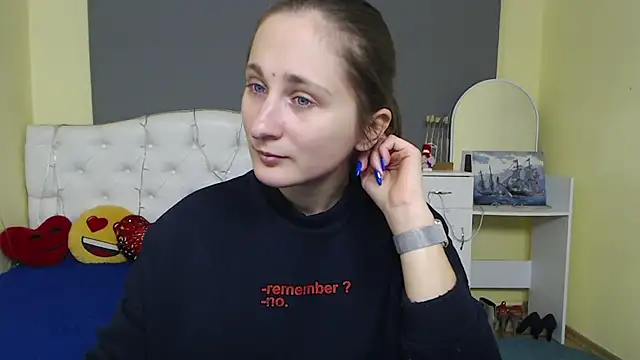 MichelLeee online show from December 2025 12:14:01 PM