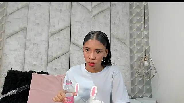 AshleyHill2 online show from December 2025 03:00:01 AM