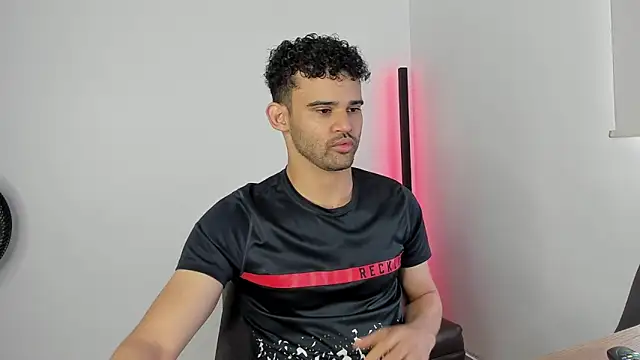 andrewChris  online show from September 2025 04:20:02 PM