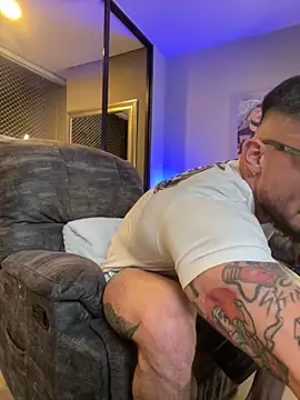 DimitriSullivan  online show from February 2025 05:01:01 AM