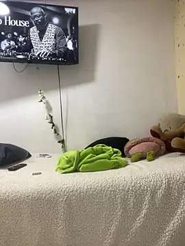 Snapshot of Leyna_Kenet chatting on October 2025 02:46:01 PM Leyna Kenet online show from October 2025 02:46:01 PM