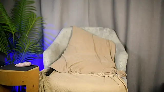 Snapshot of juwenta chatting on April 2026 04:46:01 AM juwenta online show from April 2026 04:46:01 AM