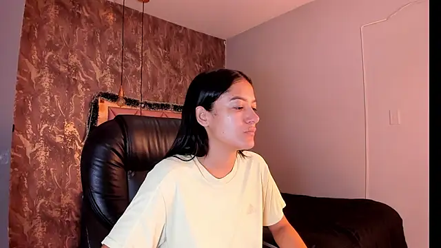 Snapshot of SKYLERWHIITEE chatting on December 2024 10:02:01 AM SKYLERWHIITEE online show from December 2024 10:02:01 AM