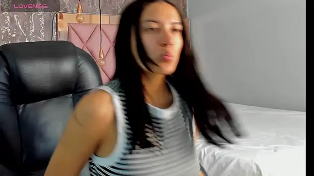 Snapshot of SKYLERWHIITEE chatting on January 2025 08:49:02 AM SKYLERWHIITEE online show from January 2025 08:49:02 AM