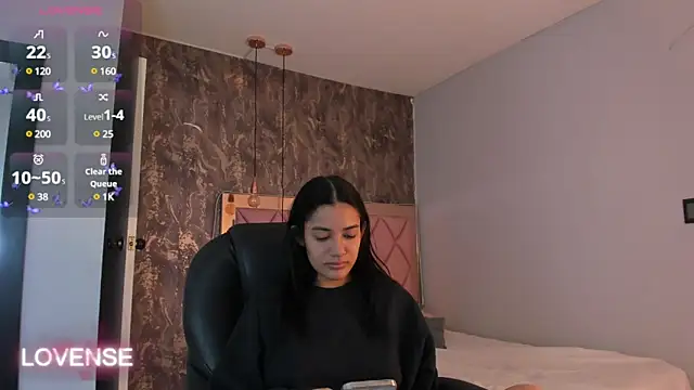 Snapshot of SKYLERWHIITEE chatting on March 2025 09:38:02 AM SKYLERWHIITEE online show from March 2025 09:38:02 AM