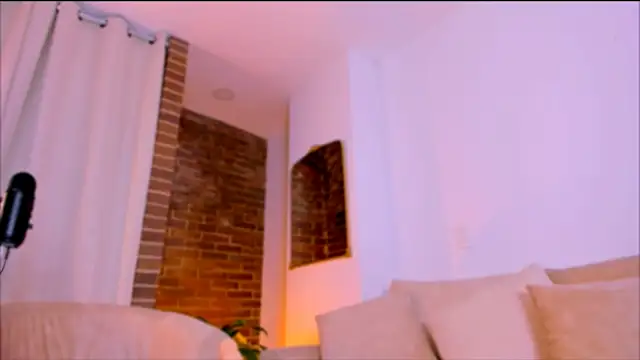 Snapshot of allana_franco chatting on February 2025 03:12:02 AM allana franco online show from February 2025 03:12:02 AM