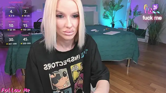 Snapshot of Lana_kitty__ chatting on May 2026 10:04:02 PM Lana kitty online show from May 2026 10:04:02 PM