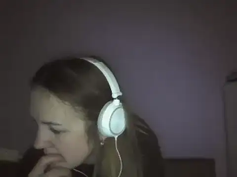 Snapshot of Milaniya261 chatting on February 2025 01:46:02 AM Milaniya261 online show from February 2025 01:46:02 AM