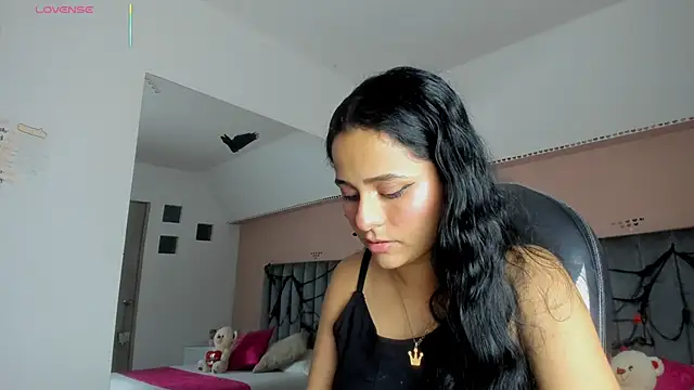 Giselle Roldan online show from October 2025 03:42:01 AM