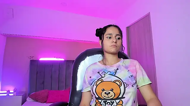 Giselle Roldan online show from March 2026 03:39:01 AM