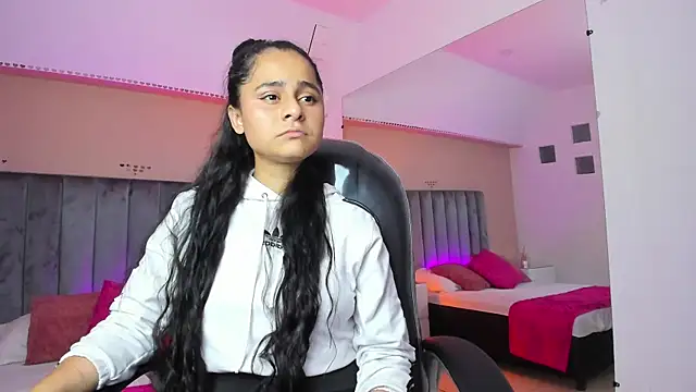 Giselle Roldan online show from June 2026 03:31:01 AM