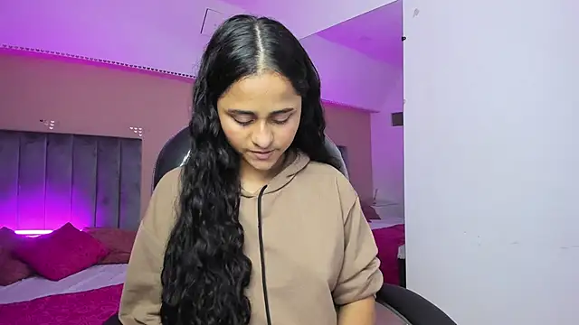 Giselle Roldan online show from June 2026 03:54:02 AM