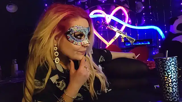 anonymouszN online show from November 2025 09:24:02 PM