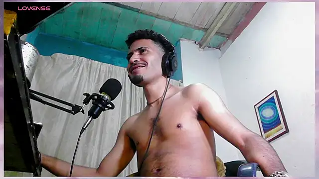 Snapshot of coleman160 chatting on December 2024 06:56:02 AM coleman160 online show from December 2024 06:56:02 AM