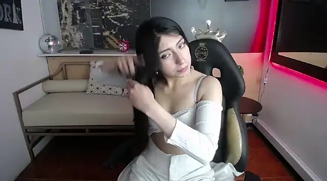 Angela Diaz  online show from December 2024 06:25:01 PM