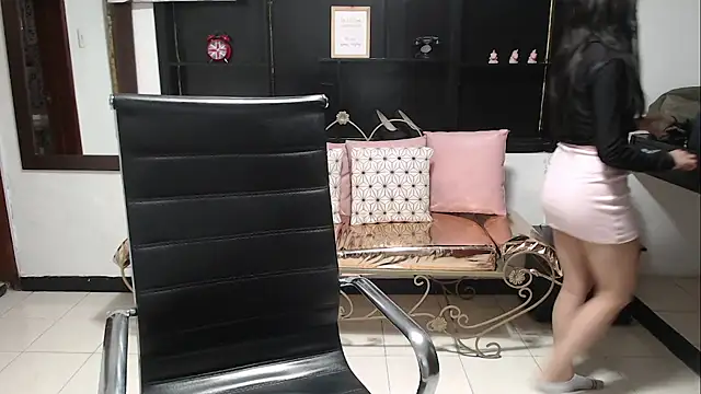 Angela Diaz  online show from December 2024 12:30:02 PM