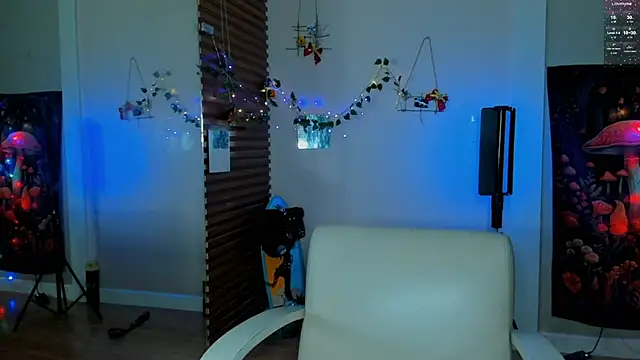 sweed angel online show from March 2025 08:43:01 AM