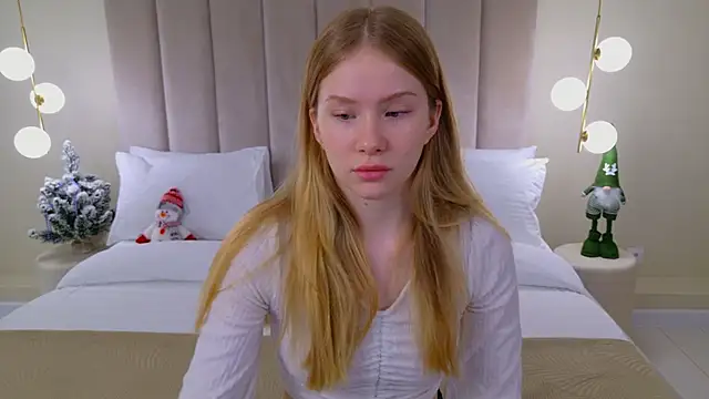 Snapshot of MichelleReid chatting on December 2024 03:31:02 AM MichelleReid online show from December 2024 03:31:02 AM