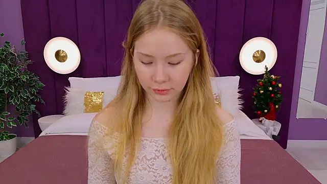 Snapshot of MichelleReid chatting on January 2025 03:15:02 AM MichelleReid online show from January 2025 03:15:02 AM