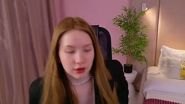 Snapshot of MichelleReid chatting on January 2025 06:19:02 AM MichelleReid online show from January 2025 06:19:02 AM