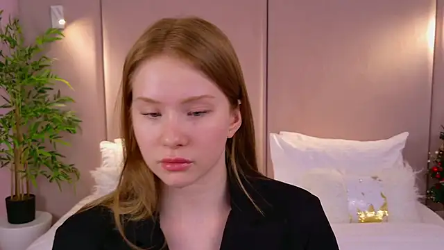 Snapshot of MichelleReid chatting on January 2025 09:21:02 AM MichelleReid online show from January 2025 09:21:02 AM