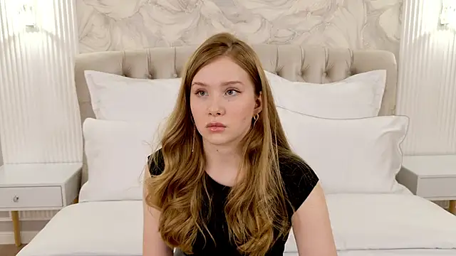 Snapshot of MichelleReid chatting on February 2025 09:17:02 AM MichelleReid online show from February 2025 09:17:02 AM