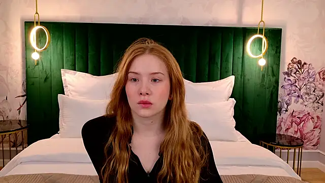 Snapshot of MichelleReid chatting on February 2025 01:18:02 AM MichelleReid online show from February 2025 01:18:02 AM